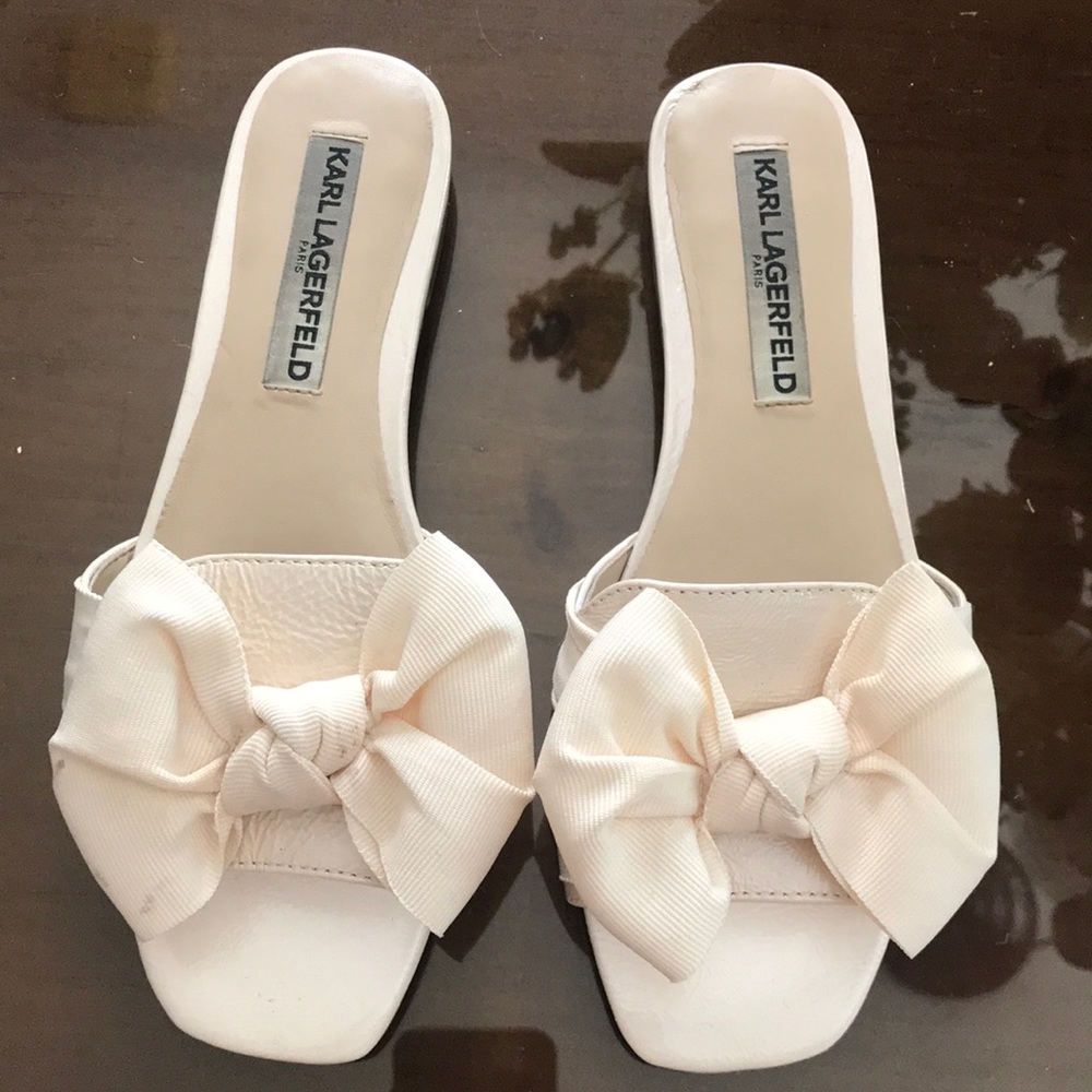 Karl Lagerfeld patent slide w/bow